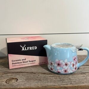 Alfred TeaPot Ceramic and Stainless Steel 20 oz Blue Flowers Tea